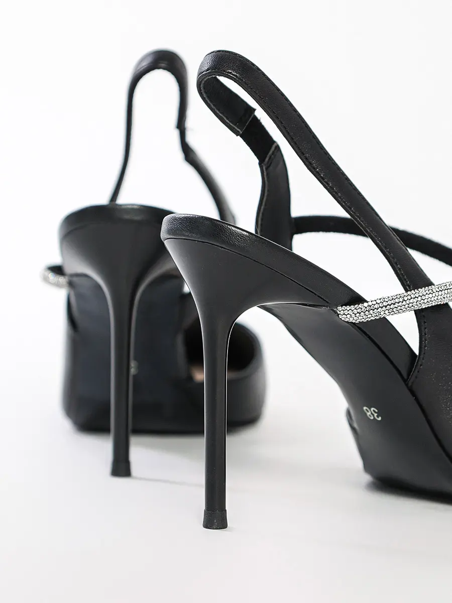 Туфли-слингбэки черного цвета на высоком каблуке